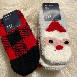 NWT! 2 pair of GAP cozy socks